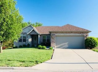 1128 W Great River Dr, Nixa, MO 65714