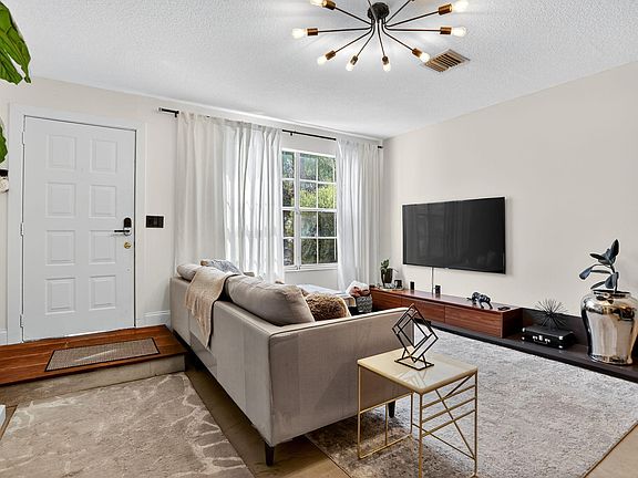5th image of 7232 Woodmont Avenue