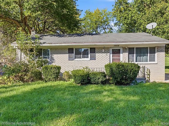 2nd image of 28638 Fernwood St