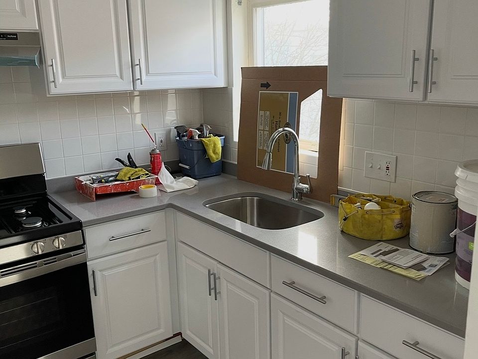 1st image of 221 Pearl St #2