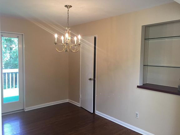 2nd image of 4112 Stoneview Dr APT 4