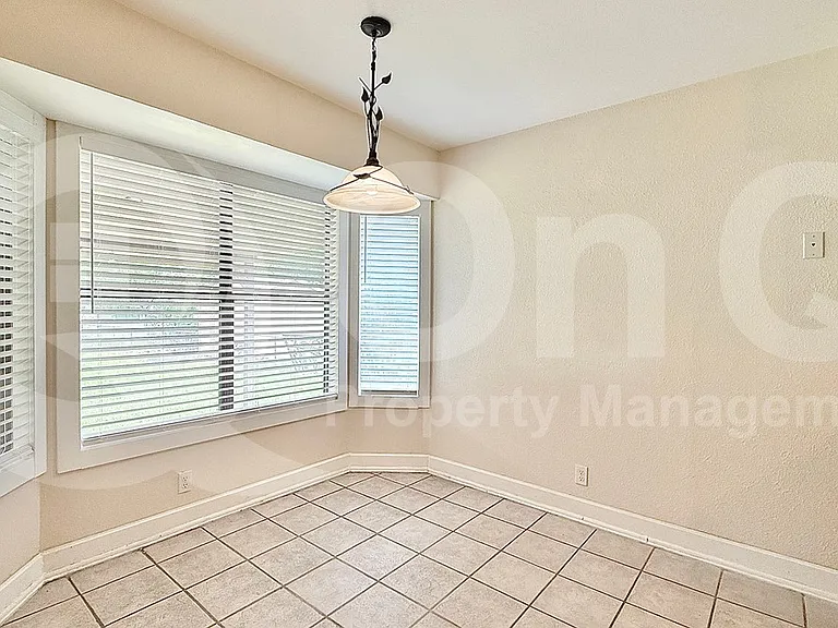 509 Greenway Dr — Photo 6