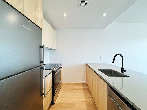 3rd image of 16014 Hillside Ave #1B