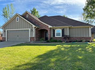 24001 Red Azalea Ln, Lindale, TX 75771