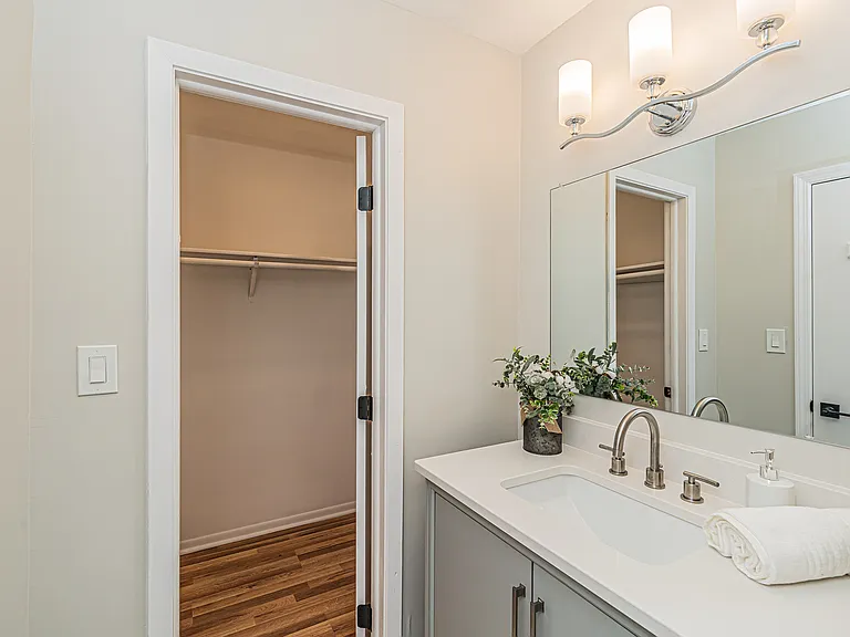 432 Skokie Blvd — Photo 22