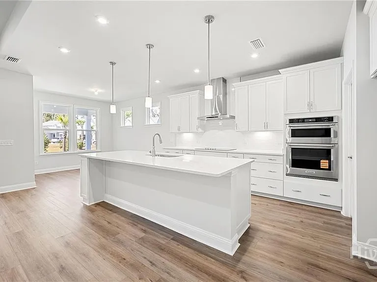 469 Monterey Loop — Photo 9