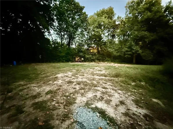 354 Yow Dr #443-445, Seagrove, NC 27341