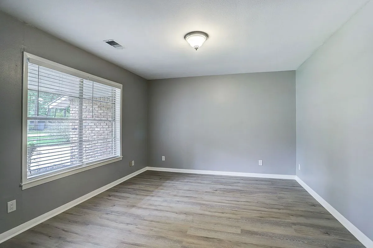 Building Photo - 217 Loon River Dr