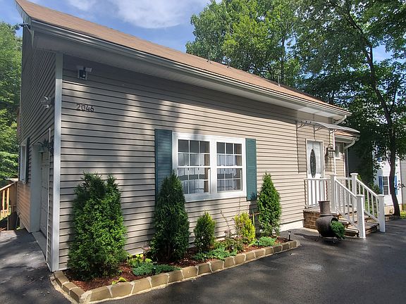3rd image of 2046 Forest Lake Dr