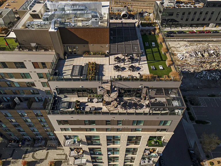 Edit at River North — Photo 10