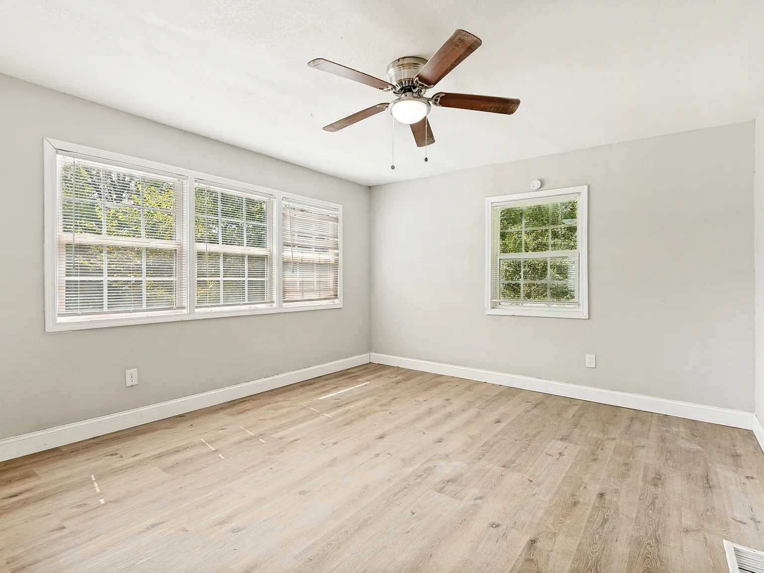 3 bed, 1281 sqft, $1,495 — Photo 4