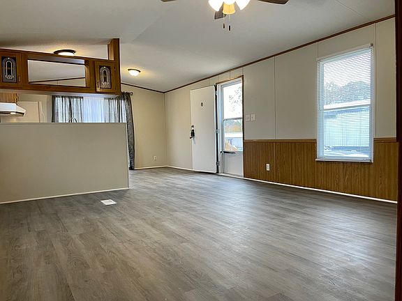 5th image of 39 Abby Ln