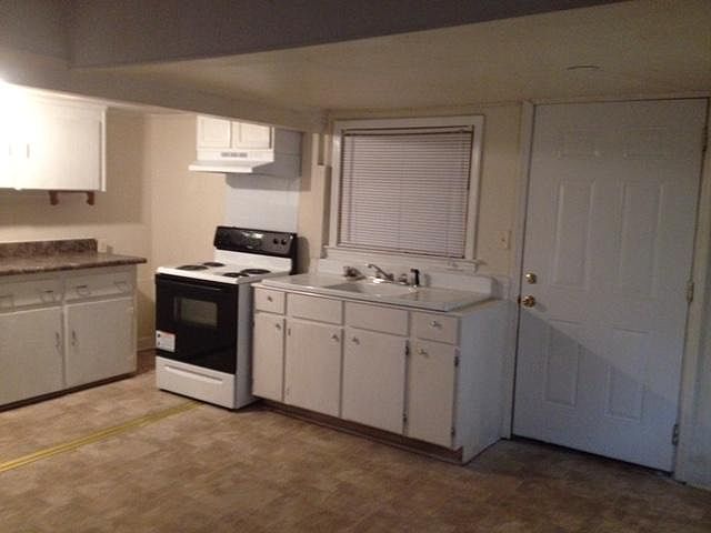 2nd image of 1908 Gardner St