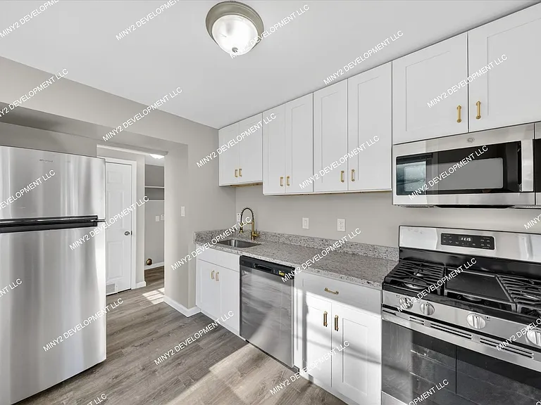 12862 Georgiana Ave — Photo 2
