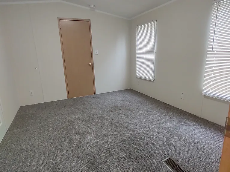 8685 Green Meadows Ln — Photo 26