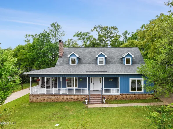 882 Kailua Pl, Diamondhead, MS 39525