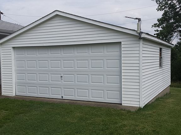 detached garage