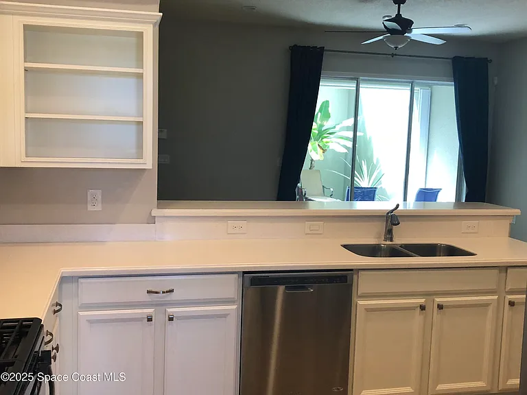 3225 Sedge Dr — Photo 10