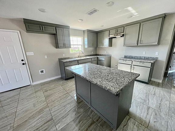 4th image of 5202 Plasencia Ln