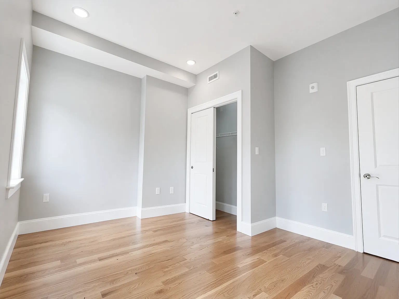 2 bed, 9999 sqft, $3,000 — Photo 3