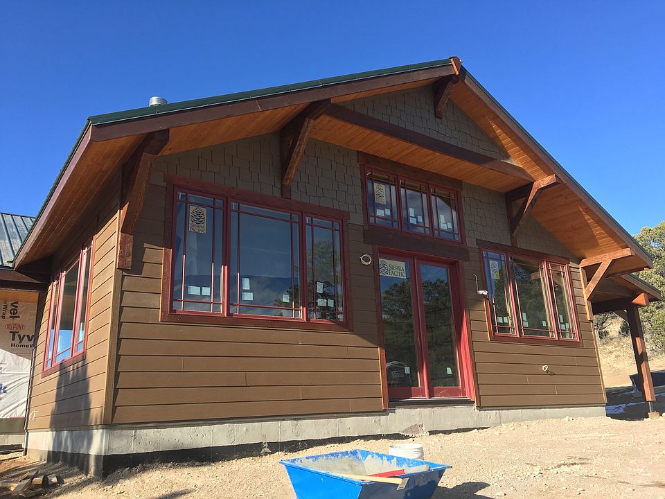 2nd image of 345 Moffat Rd