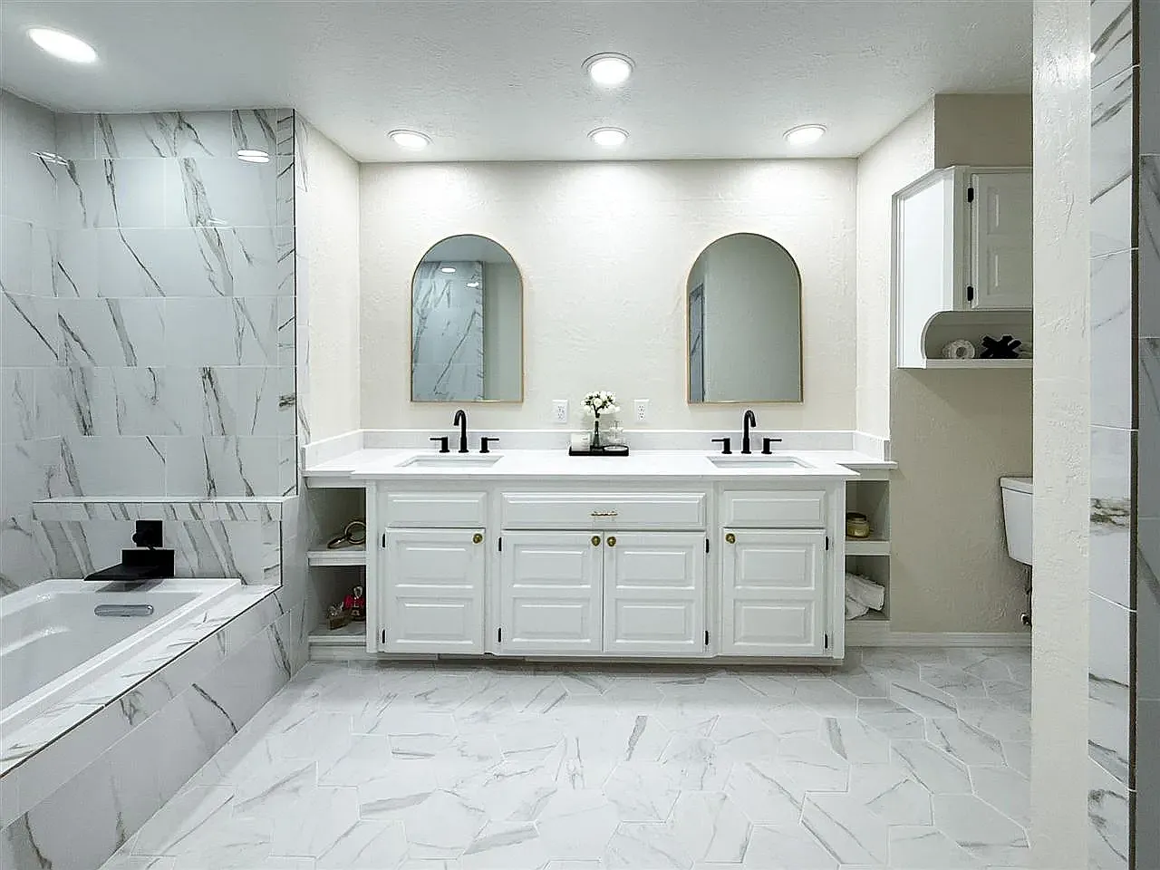 6 bed, 3652 sqft, $3,000 — Photo 3