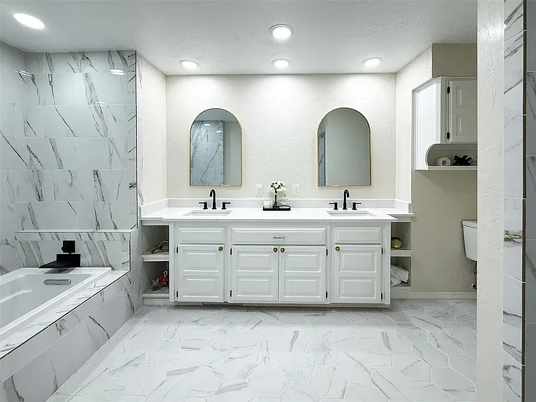 109 Road Runner Dr — Photo 3