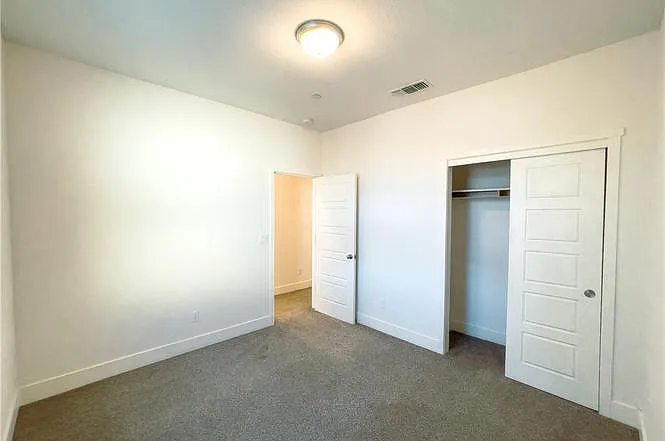 4 bed, 2502 sqft, $650 — Photo 4
