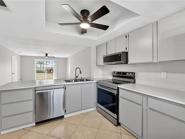 144 Cypress Way E #701 — Photo 6