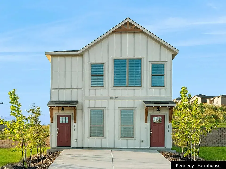 7207 Magnolia Vlg #101