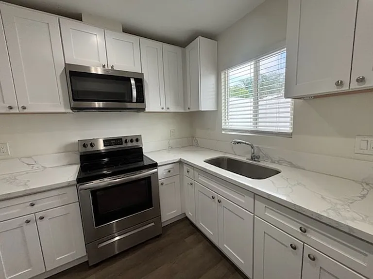 3 Bedroom 2 Bath Home — Photo 7
