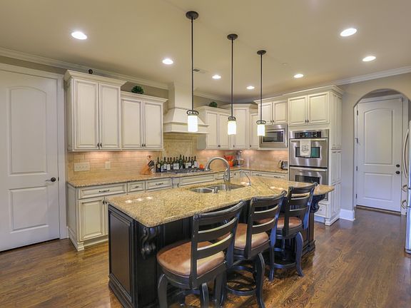 2nd image of 2020 Clifton Johnston Ct