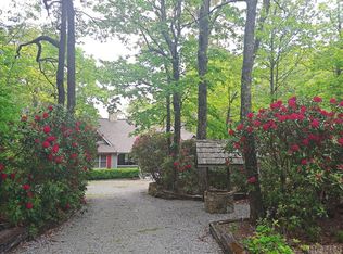 1625 Toxaway Dr, Lake Toxaway, NC 28747