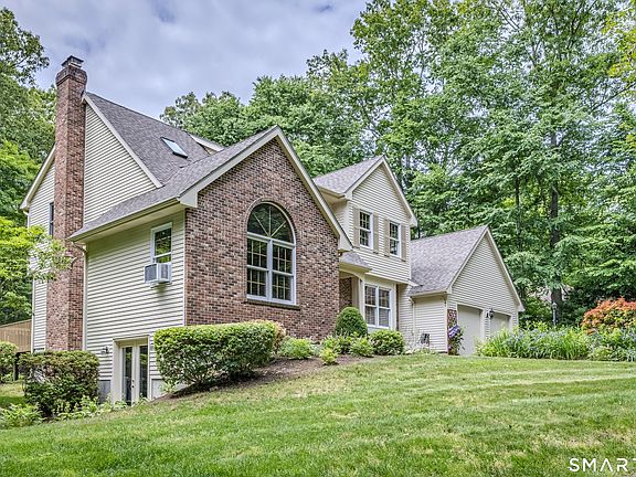 2nd image of 15 Jacobs Hill Road