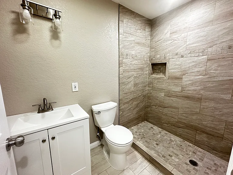 8426 Glen Ct — Photo 29