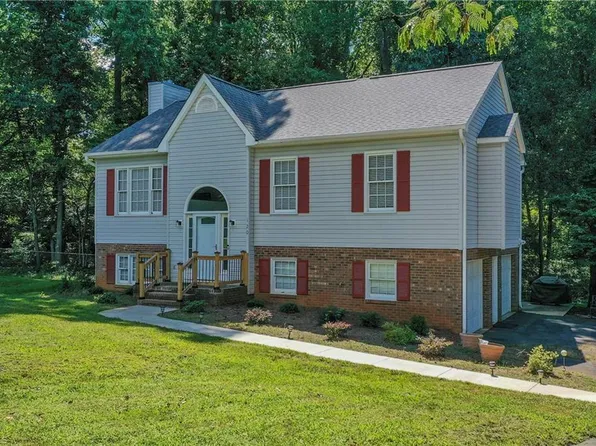 120 Ridgebury Ct, Lewisville, NC 27023