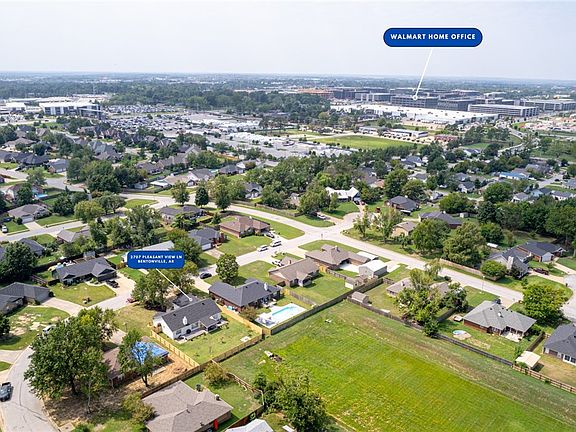 3rd image of 2707 Pleasant View Ln