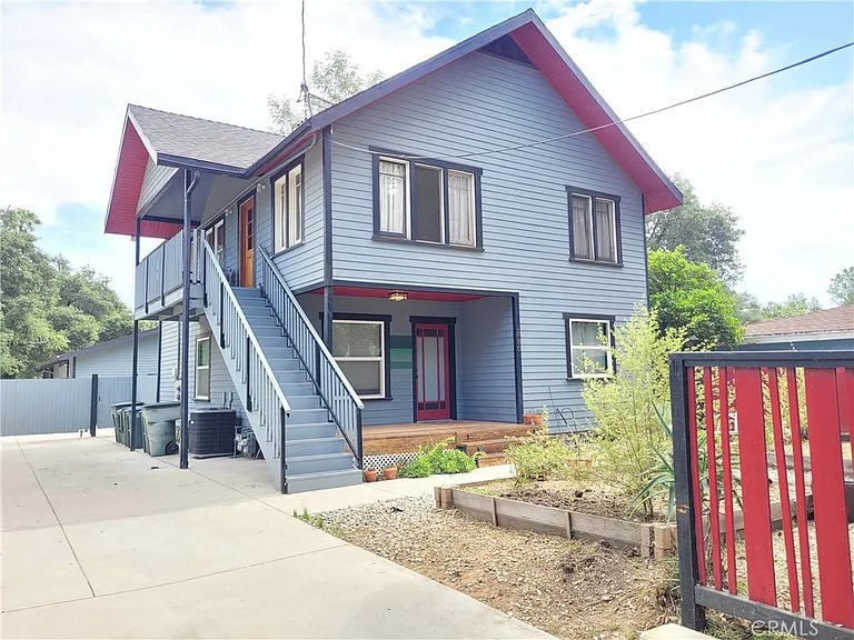 1780 N Summit Ave — Photo 14