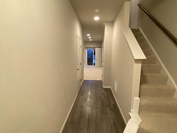 3rd image of 113 Gristmill Ct