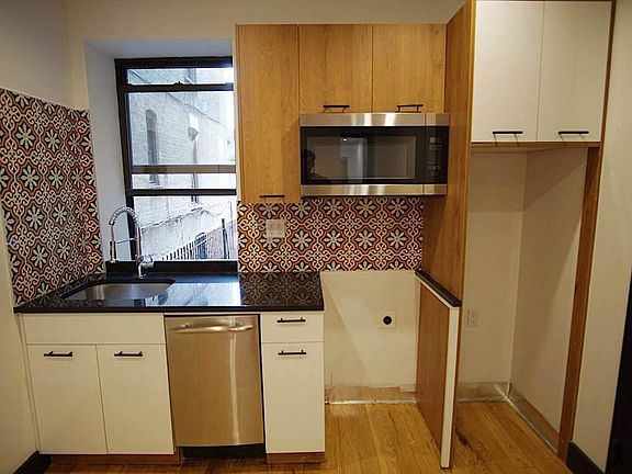 3rd image of 2621 Newkirk Ave #1B