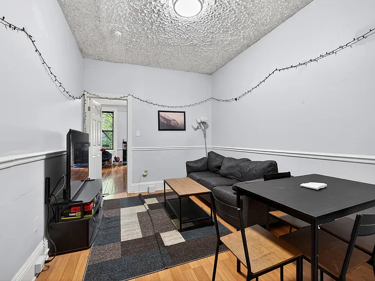 1109 Washington St #6 — Photo 7