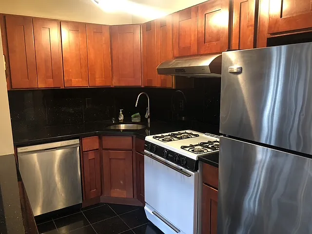 113-16 76th Rd #4F — Photo 3