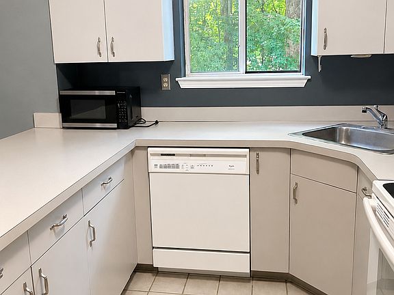 2nd image of 925 Oronoke Road #27G