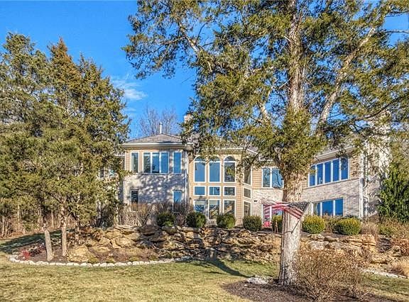 4th image of 224 Saint Andrews Dr