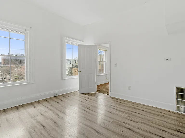 21 Myrtle Ave #2 — Photo 2