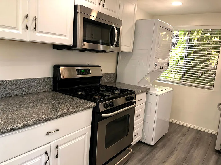807 N Alfred St #1 — Photo 17