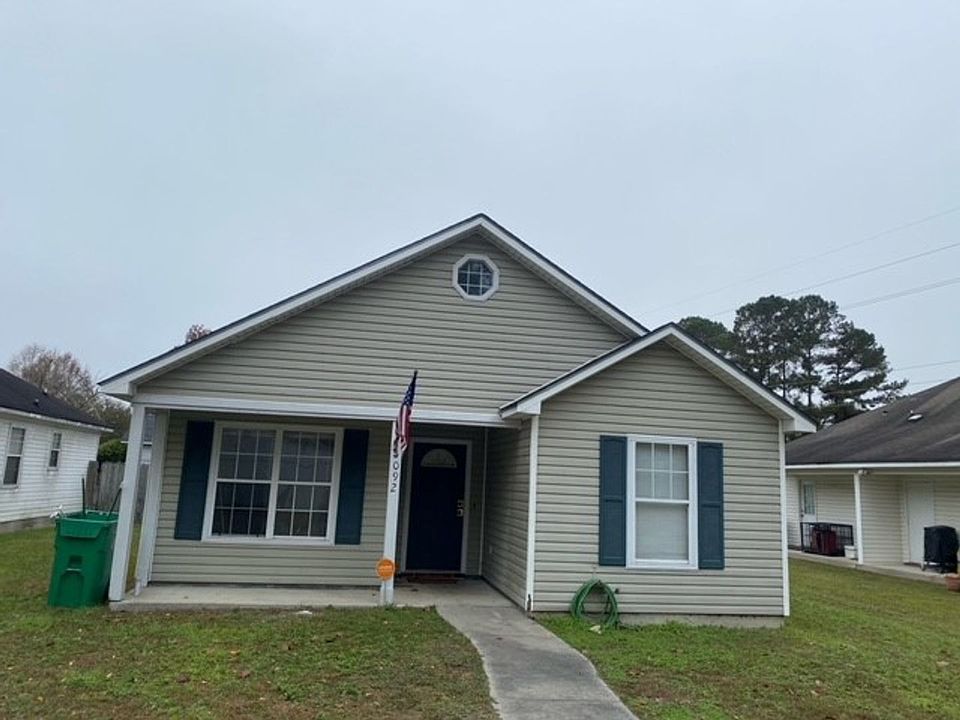 1st image of 3092 Tyndall Dr