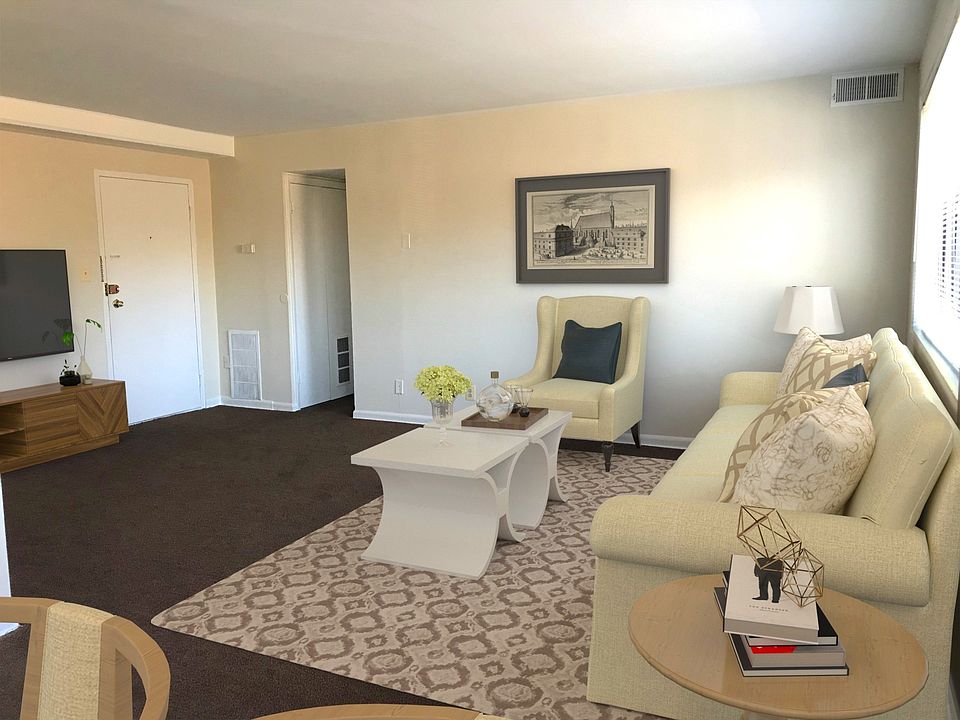 1st image of 5902 31st Ave #110