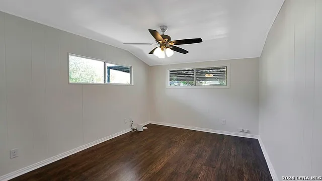 542 Thorain Blvd #1 — Photo 8