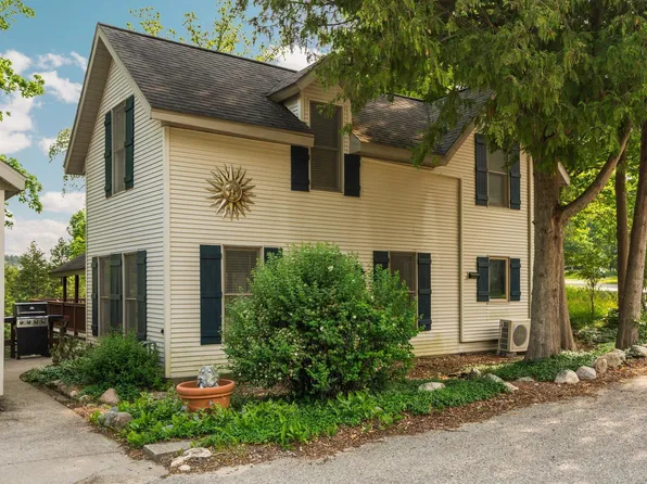 121 South St, Bellaire, MI 49615
